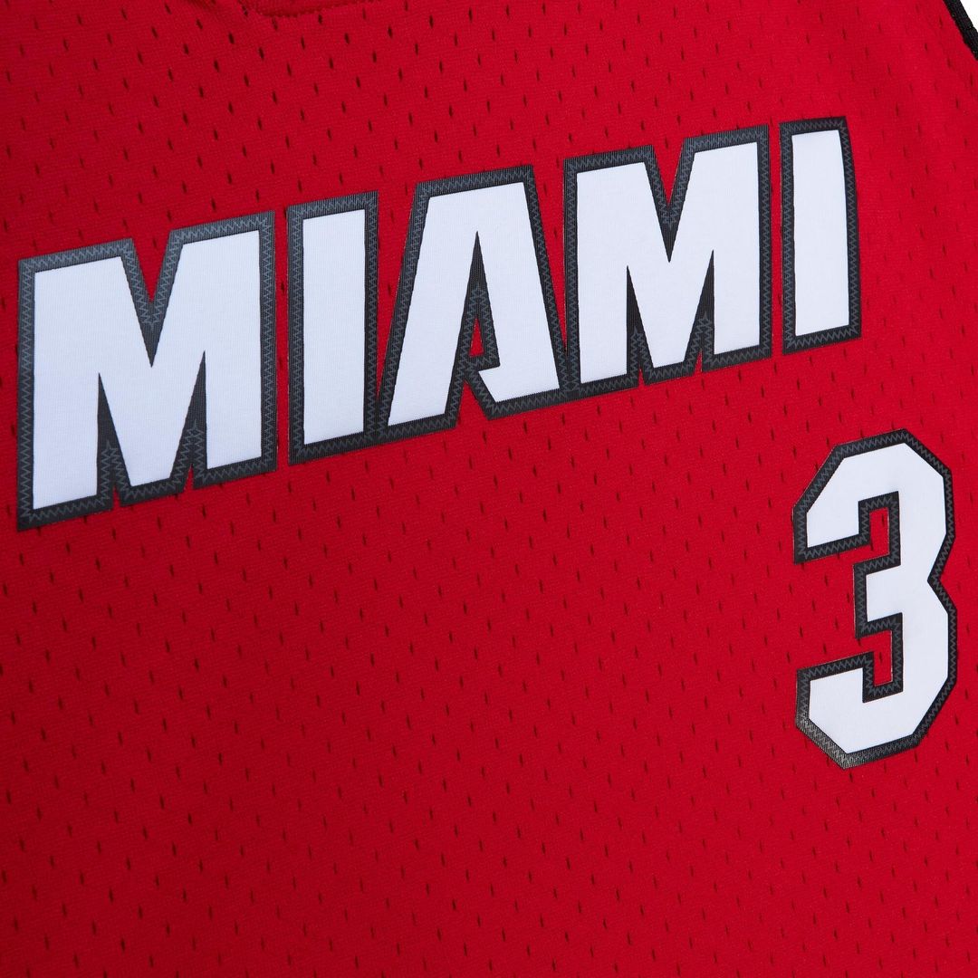 Dwyane Wade Miami Heat Women's 2005/06 Hardwood Classics Swingman Jersey - Red